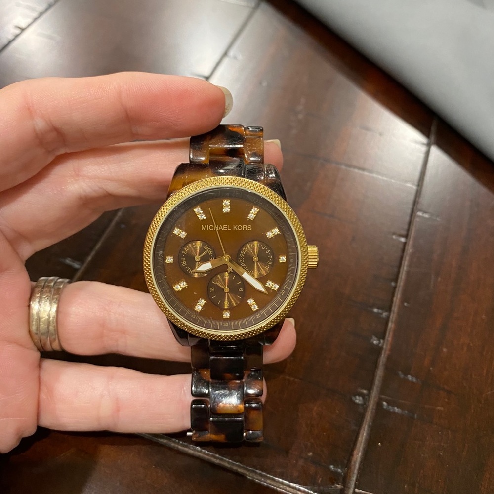 Michael Korea tortoise shell brown gold watch